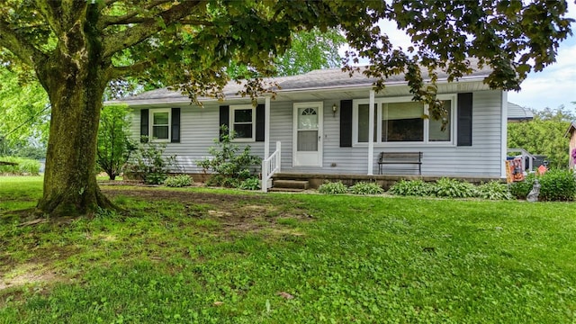 7712 Lakewood Dr, Fairview, PA 16415 - ranch-style house featuring a front yard