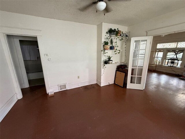 1146 W 5th St, Erie, PA 16502 - bathroom with vanity, toilet, and curtained shower
