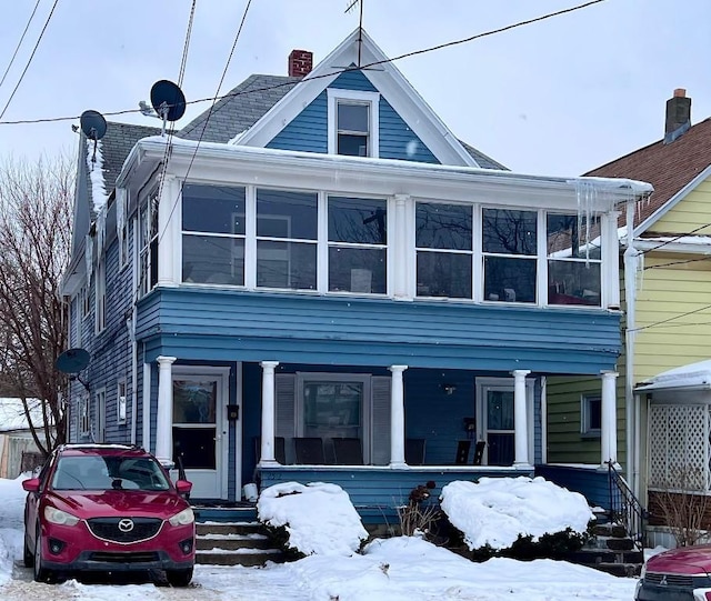 view of front of home featuring a porch