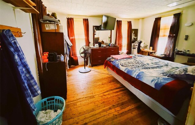 432 S Main St, Cambridge Springs Boro, PA 16403 - bedroom with light wood-type flooring
