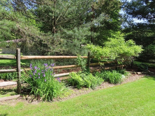 1900 Navaho Rd, Jamestown, PA 16134 - view of yard
