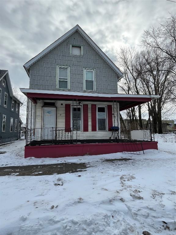 view of front of house with covered porch