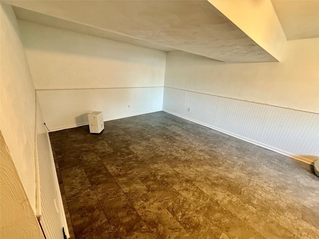 2735 W 35th St, Erie, PA 16506 - empty room with wainscoting