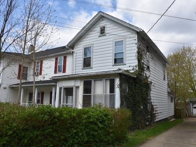view of front of property