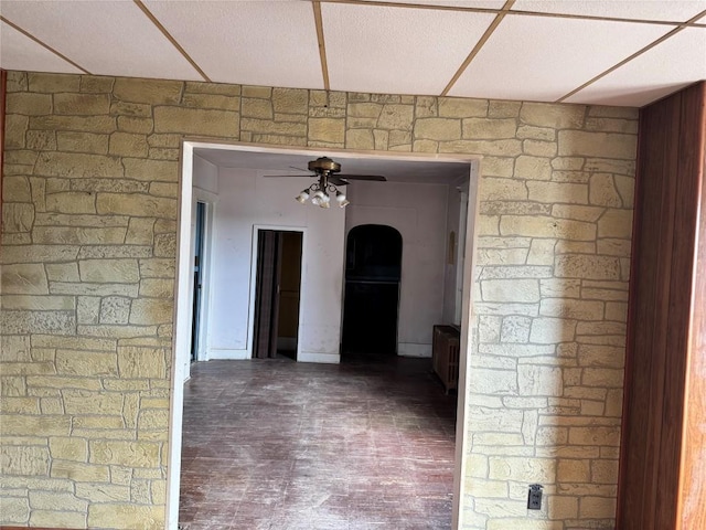1029 E 25th St, Erie, PA 16503 - hallway featuring arched walkways