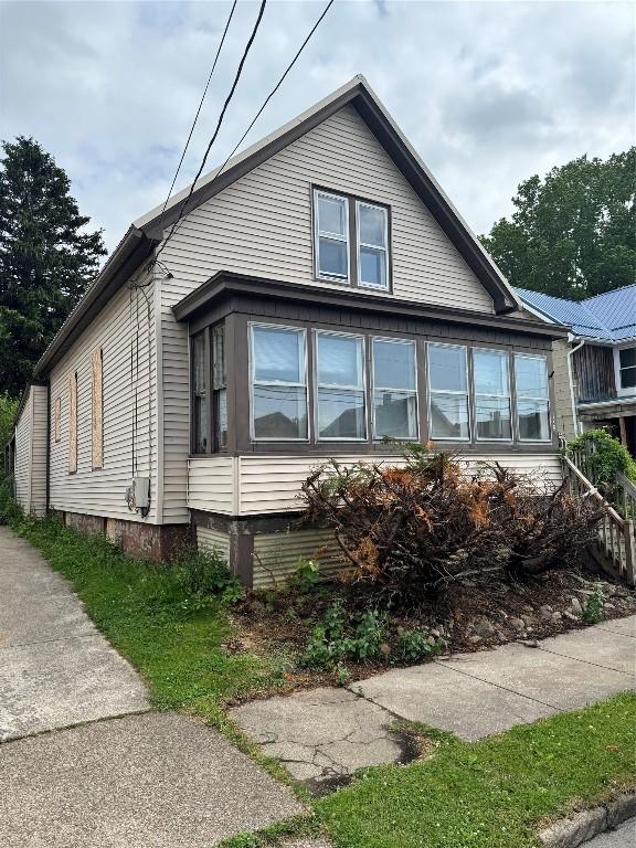 1029 E 25th St, Erie, PA 16503 - view of side of property