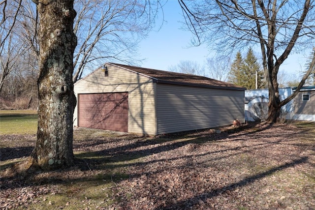 view of detached garage