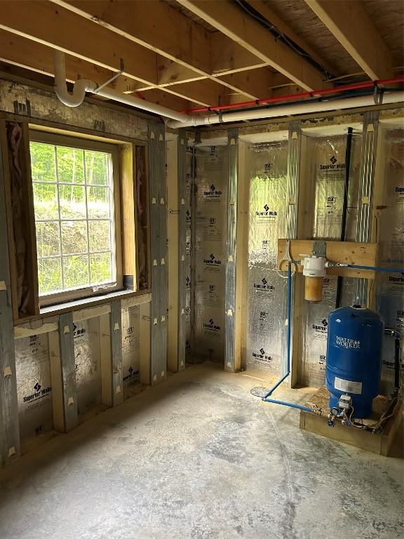 16754 Carr Hill Rd, Meadville, PA 16335 - below grade area featuring a water pressure tank