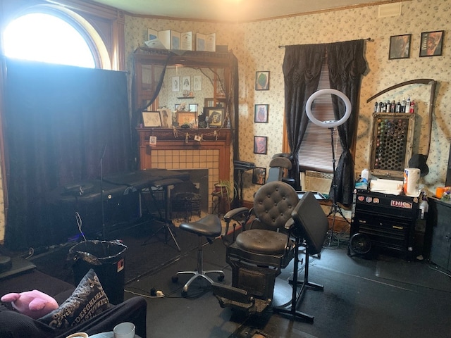 760-762 Park Ave, Meadville, PA 16335 - living room with wallpapered walls