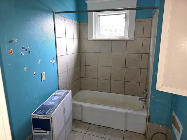 1051-1053 W 9th St, Erie, PA 16502 - bathroom with tile patterned floors and bathtub / shower combination