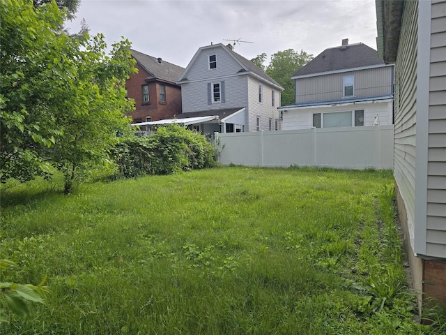1051-1053 W 9th St, Erie, PA 16502 - view of yard