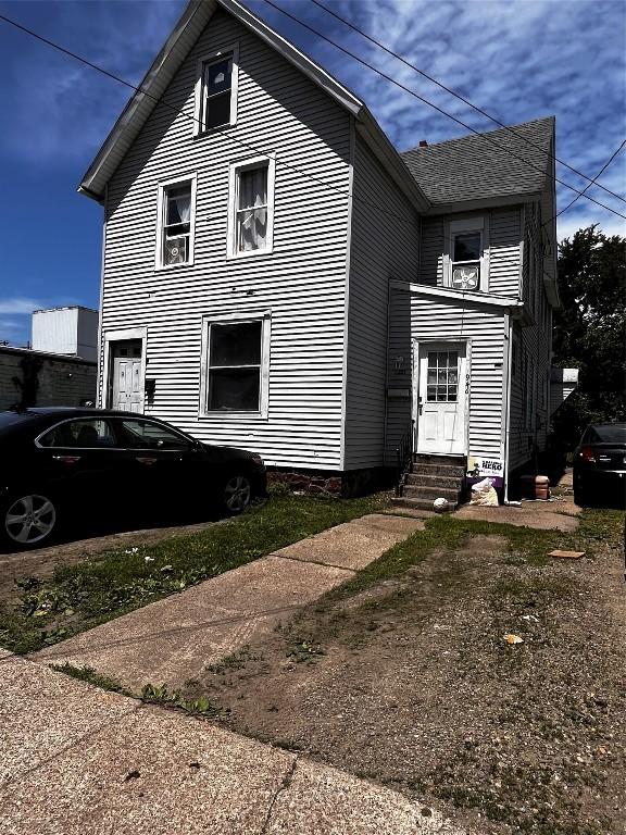 946 W 17th St, Erie, PA 16502 - view of home's exterior with entry steps