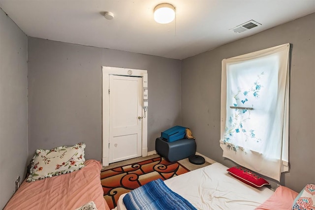 946 W 17th St, Erie, PA 16502 - view of carpeted bedroom