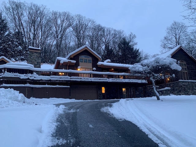 view of front of property featuring a garage