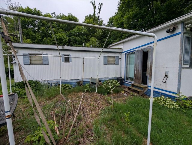 12838 Reed Ave, Conneaut Lake, PA 16316 - back of property featuring entry steps
