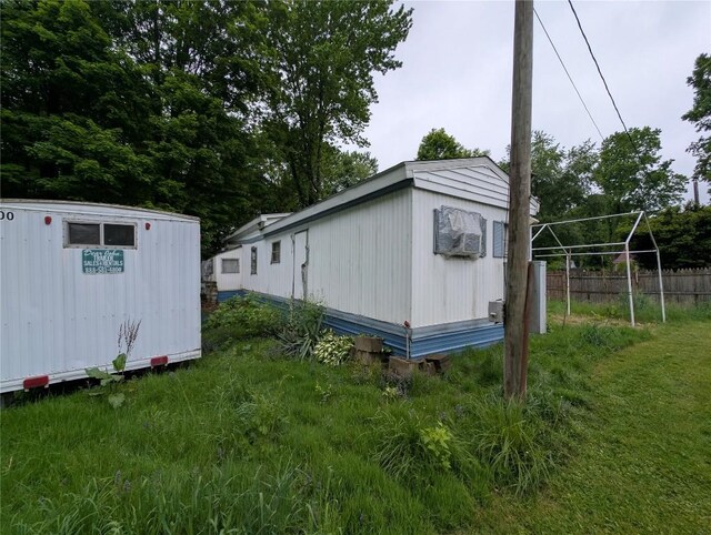 12838 Reed Ave, Conneaut Lake, PA 16316 - view of side of property