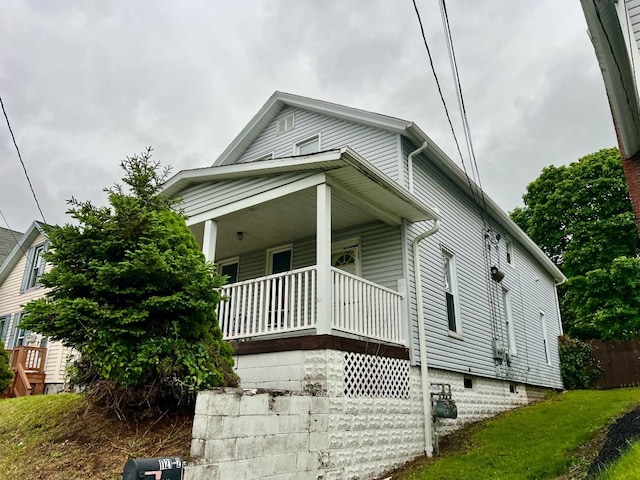 1121 E 27th St, Erie, PA 16504 - view of front of property with a porch