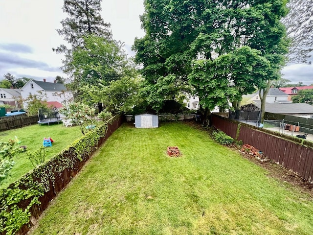 1121 E 27th St, Erie, PA 16504 - view of yard with a trampoline