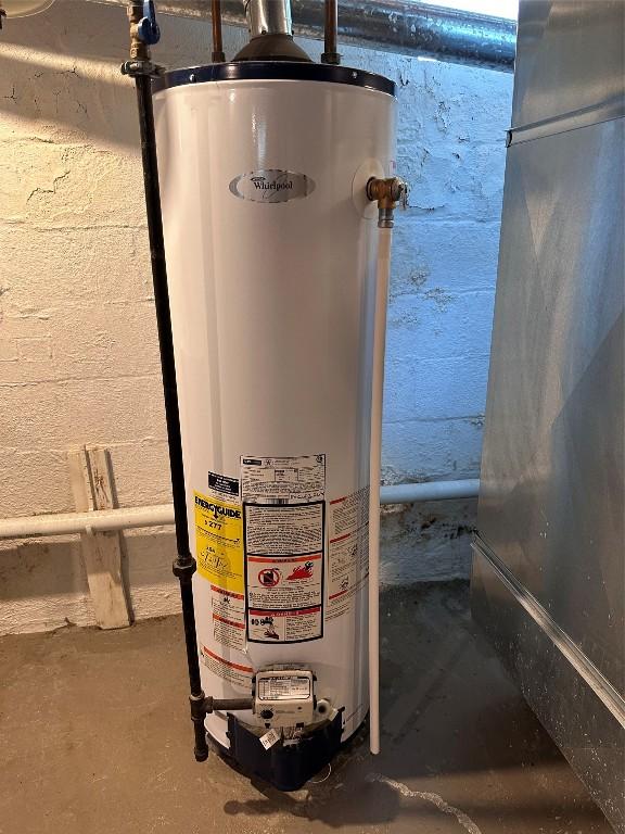 3010 Oakwood St, Erie, PA 16508 - utilities with water heater