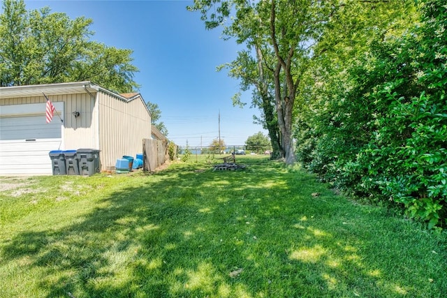 346 E 2nd St, Erie, PA 16507 - view of yard