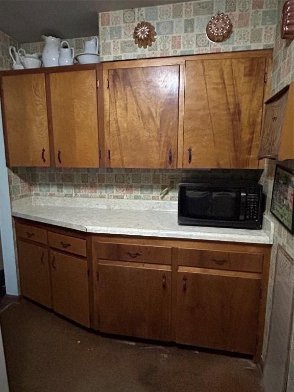 kitchen featuring decorative backsplash