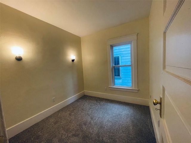 spare room with carpet flooring