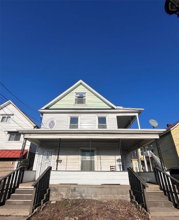 view of front facade featuring a porch