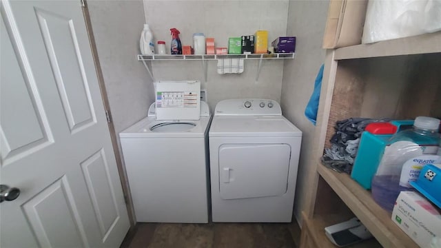 1644 Pinegrove Way, Erie, PA 16509 - laundry room with independent washer and dryer