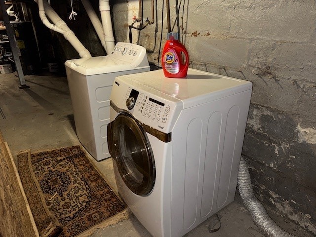 747 E 25th St, Erie, PA 16503 - washroom featuring washing machine and dryer