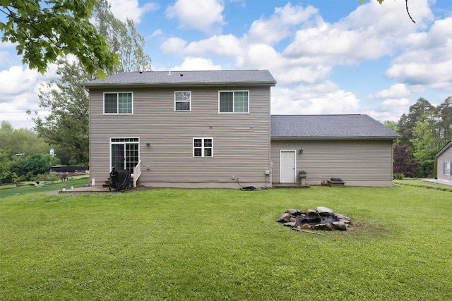 21720 Matthew Ln, Saegertown, PA 16433 - back of house featuring a lawn