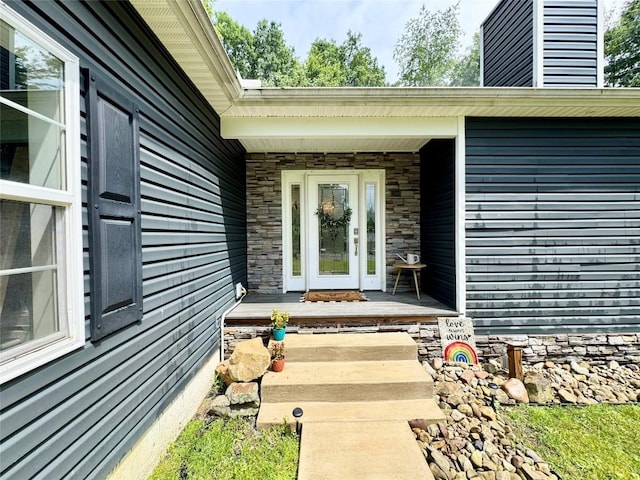 112 Willadell Rd, Pa, PA 16154 - view of exterior entry with stone siding and a porch