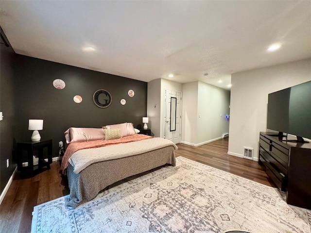 112 Willadell Rd, Pa, PA 16154 - bedroom featuring wood finished floors, recessed lighting, and an accent wall