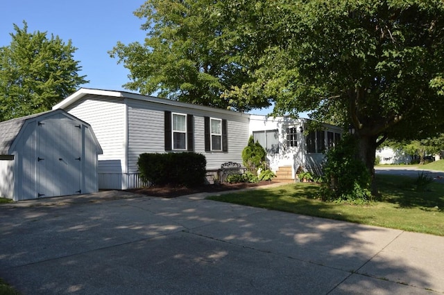 8249 Cloveridge Dr, Erie, PA 16509 - photo 1
