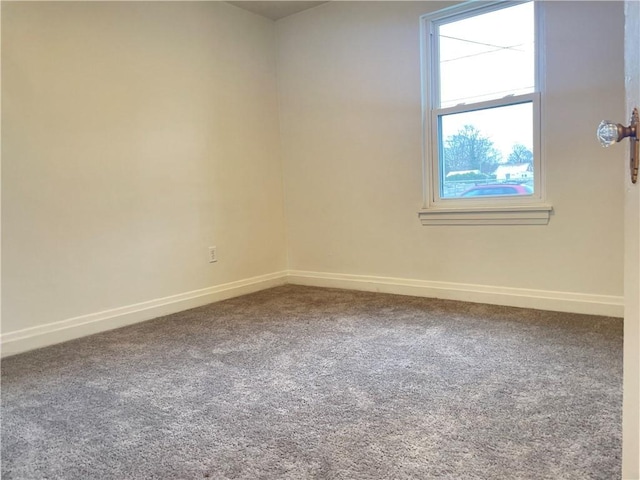 view of carpeted spare room