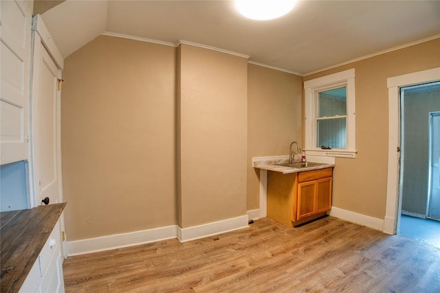 1032 Newton Ave, Erie, PA 16511 - interior space with light wood finished floors and crown molding