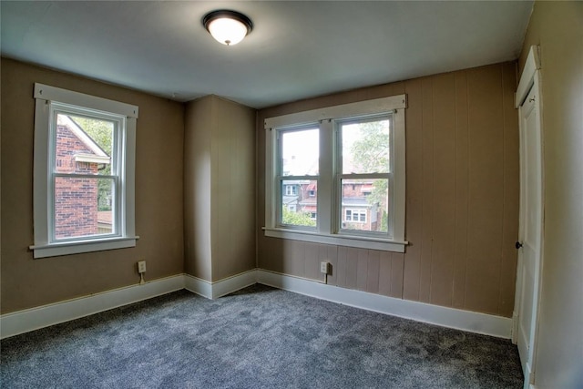 1032 Newton Ave, Erie, PA 16511 - carpeted empty room featuring baseboards