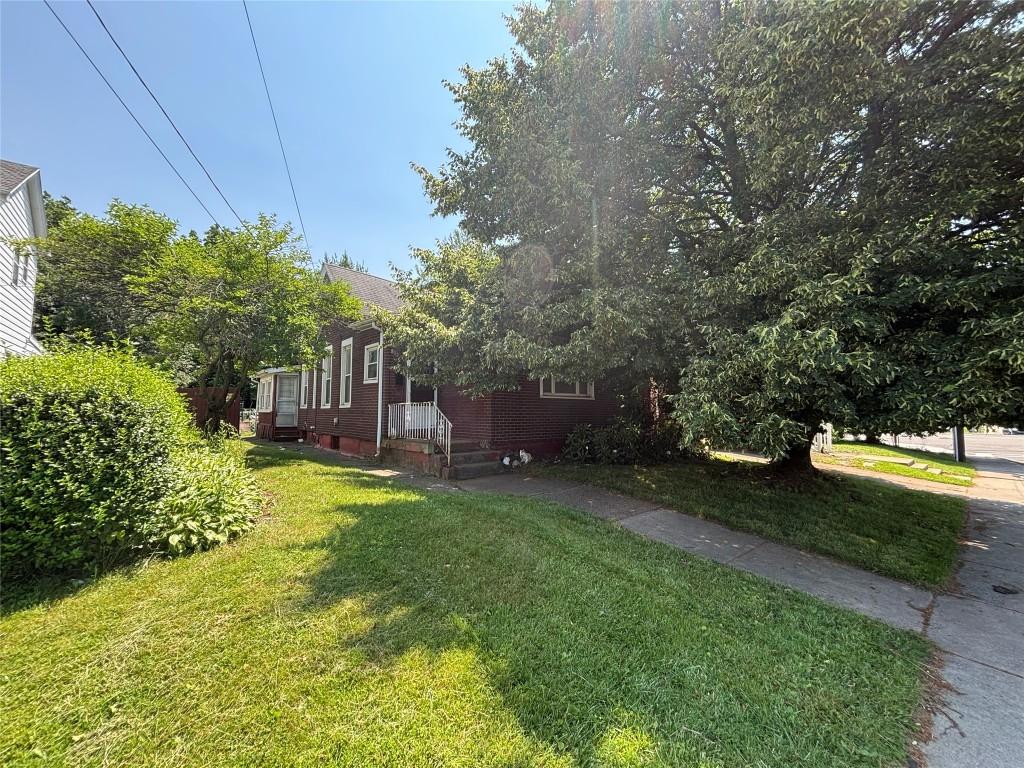 831 E 6th St, Erie, PA 16507 - photo 1