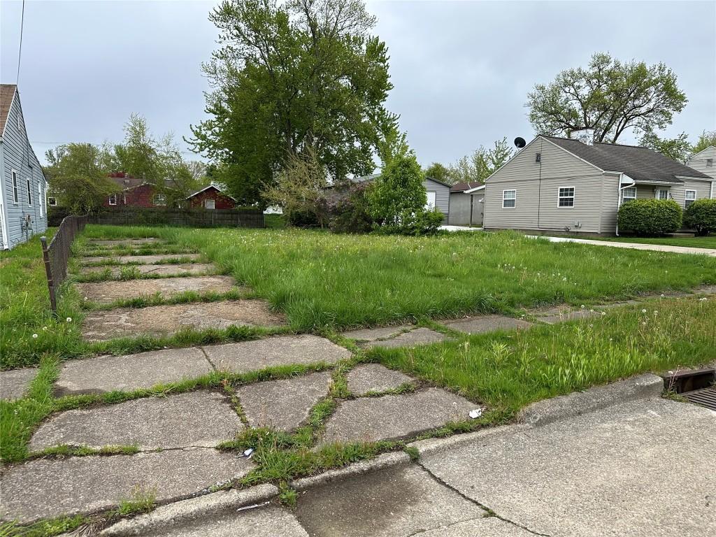 931 W 35th St, Erie, PA 16508 - photo 1