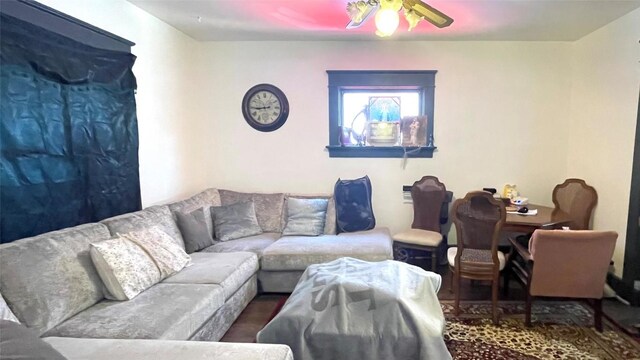 457 E 24th St, Erie, PA 16503 - living area with ceiling fan