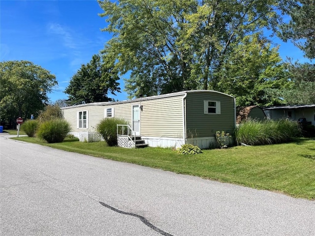 view of front of house with a front yard