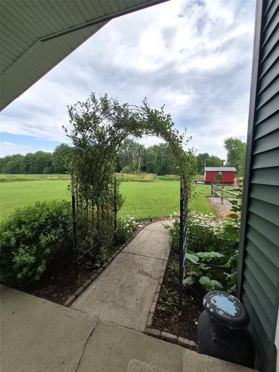 23754 S Beaver Rd, Springboro, PA 16435 - view of green lawn