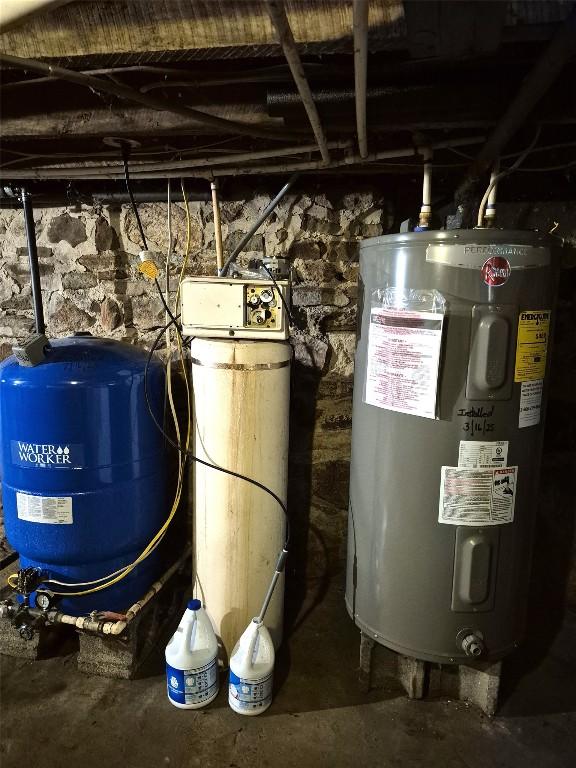 23754 S Beaver Rd, Springboro, PA 16435 - utility room featuring electric water heater