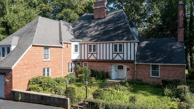 view of front of home with a front yard