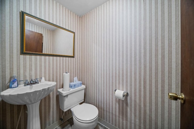 5124 W Ridge Rd, Erie, PA 16506 - half bath featuring wallpapered walls