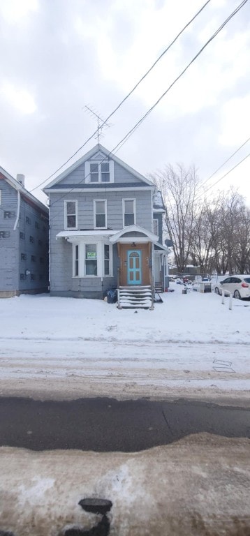 view of front property