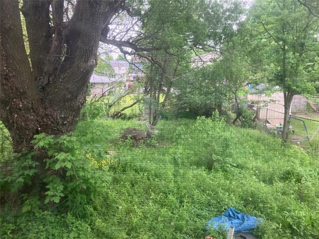 4015 Longview Ave, Erie, PA 16510 - view of yard