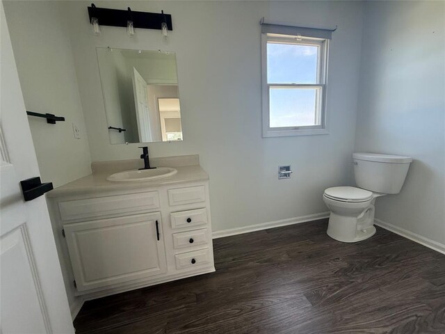 816 E Grandview Blvd, Erie, PA 16504 - bathroom with wood finished floors and vanity