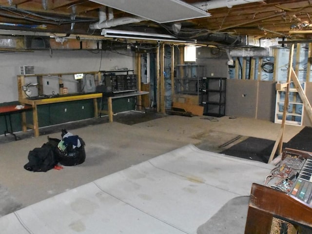 basement featuring washer / dryer