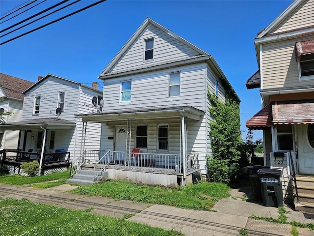 520 E 2nd St, Erie, PA 16507 - view of front facade featuring a porch