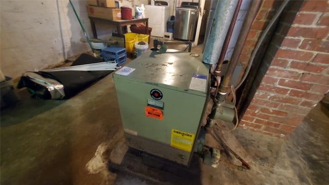 utility room with washer / dryer